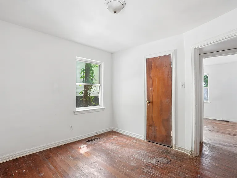 7827 Rugby Ave — Photo 21
