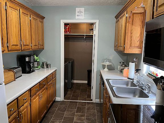 4th image of 3906 Dripping Springs Rd