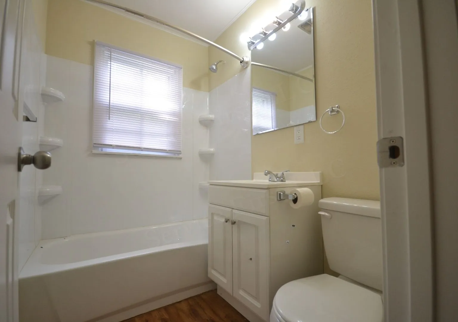316 N Wilson — Photo 2