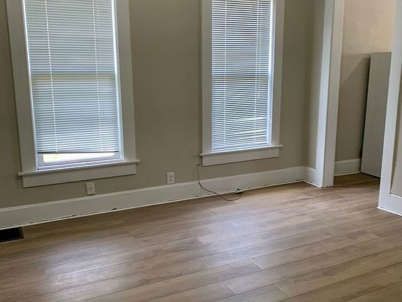 3rd image of 424-426 2nd Ave