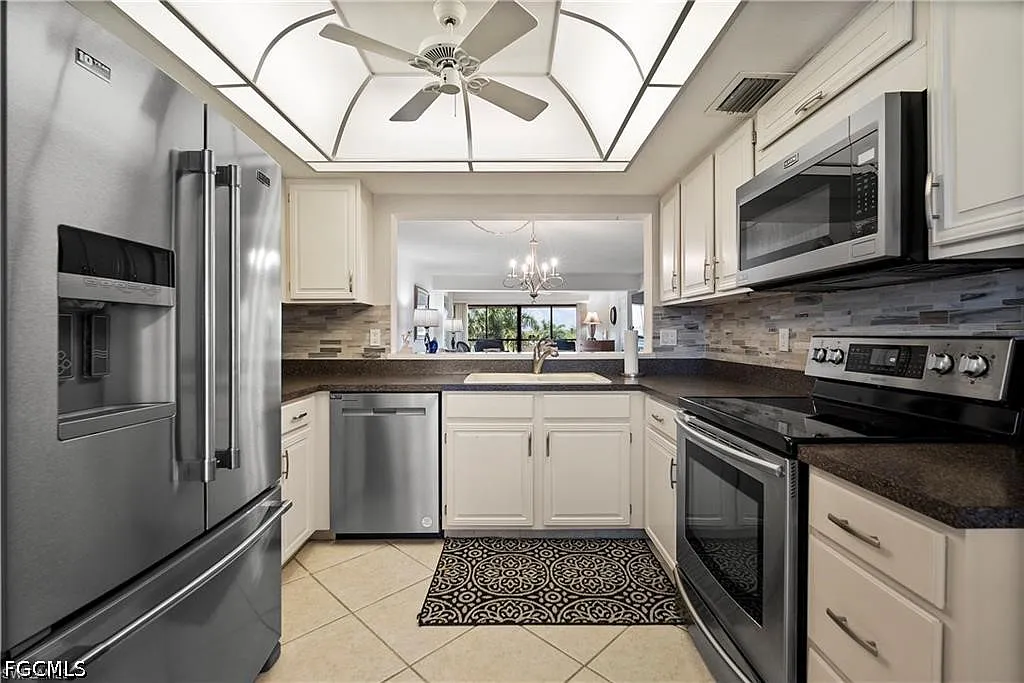2 bed, 2.0 bath, 1193 sqft, $3,500 — Photo 4