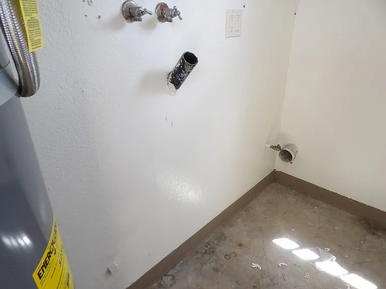 504 1/2 W Walnut Ave #A — Photo 10