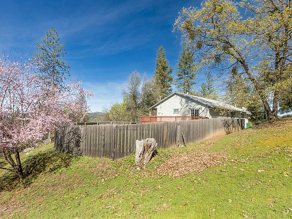 5th image of 4580 Sand Ridge Rd