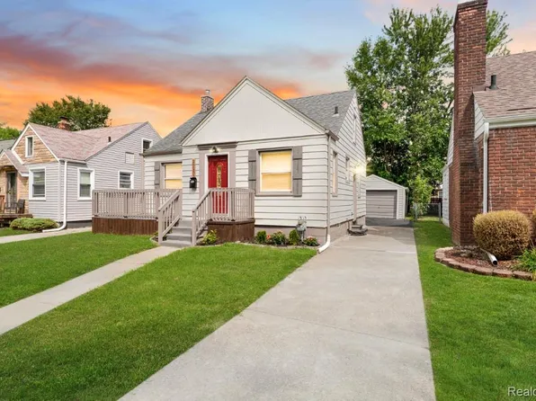 20253 Elkhart St, Harper Woods, MI 48225