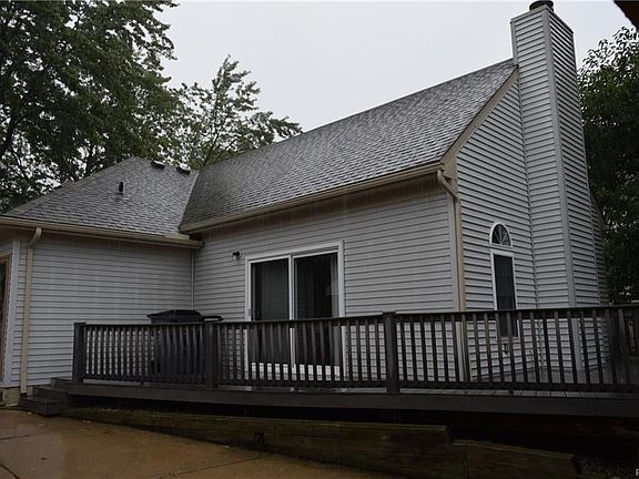 4th image of 83 Regents Dr