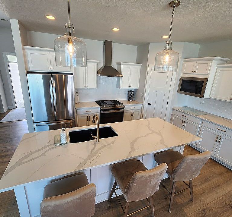 1st image of 895 Harrington Way