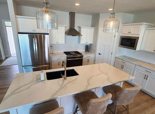 895 Harrington Way, Waukee, IA 50263
