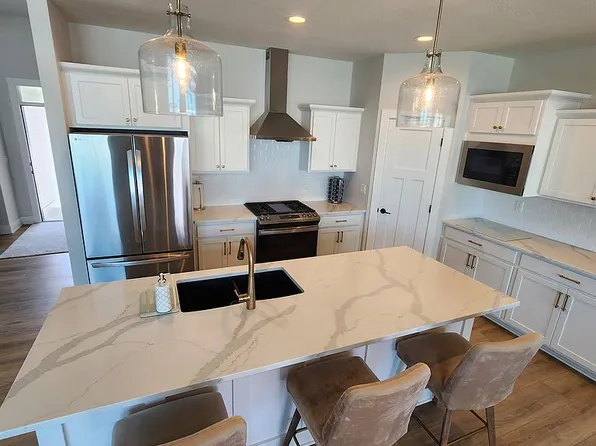 895 Harrington Way, Waukee, IA 50263