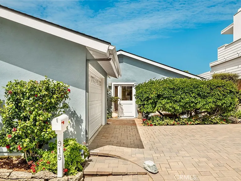 915 Miramar St — Photo 22