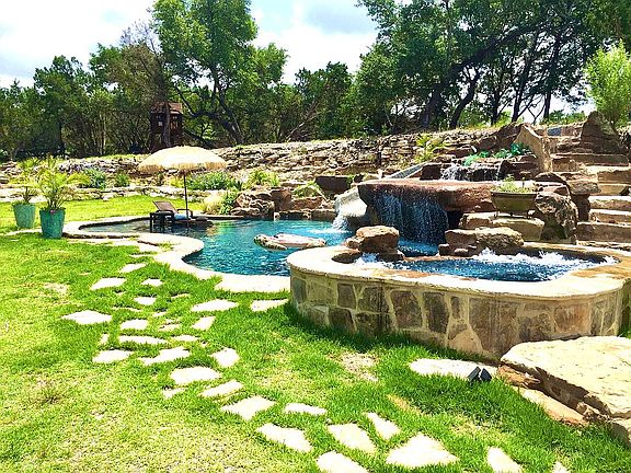 4th image of 2538 Comal Spgs