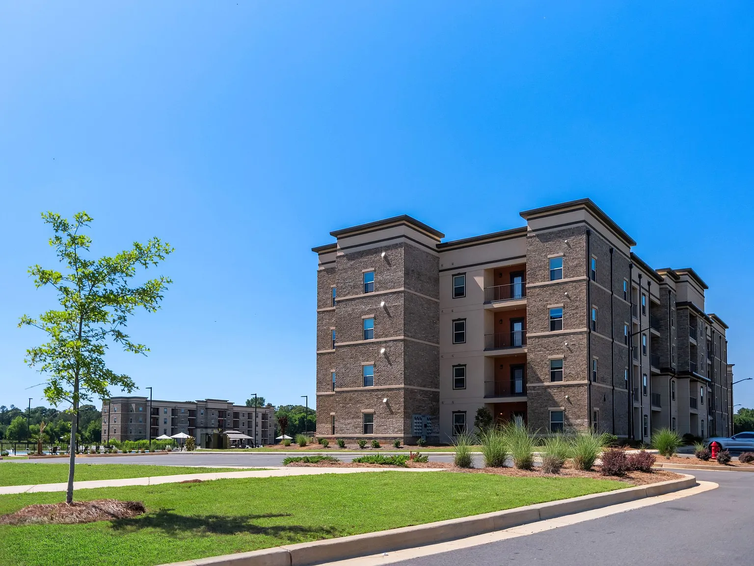 Joy Park Luxury Apartments — Photo 3