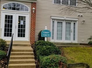 15619 Horseshoe Ln, Woodbridge, VA 22191