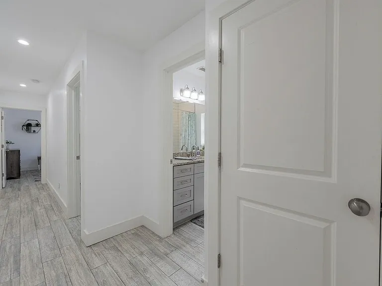 2915 Remington St #2915 — Photo 11