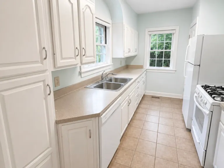 163 N Ewing Ave — Photo 5