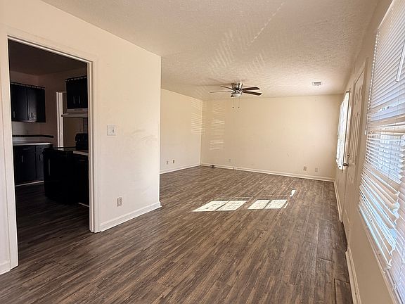 4th image of 100 Chuck Cir