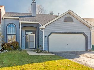 9 E Country Walk Dr, Round Lake Beach, IL