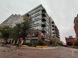 1000 N Kingsbury St APT 403, Chicago, IL