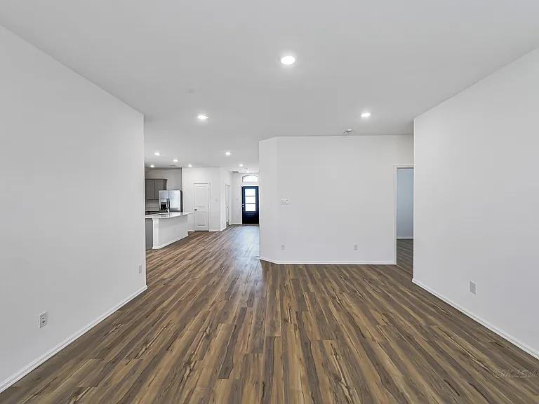 3718 Shadow Crest Ln — Photo 19