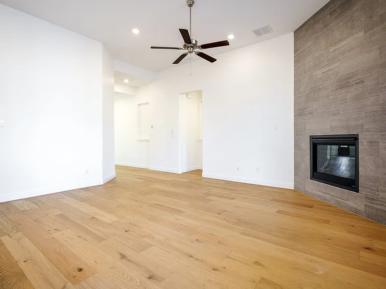 7470 Sanctuary Dr — Photo 17