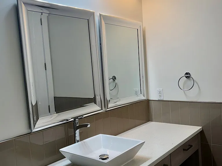 150 Main St W #808 — Photo 15