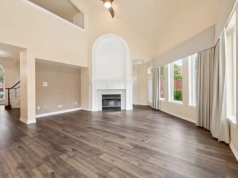 4568 Saint James Dr — Photo 5