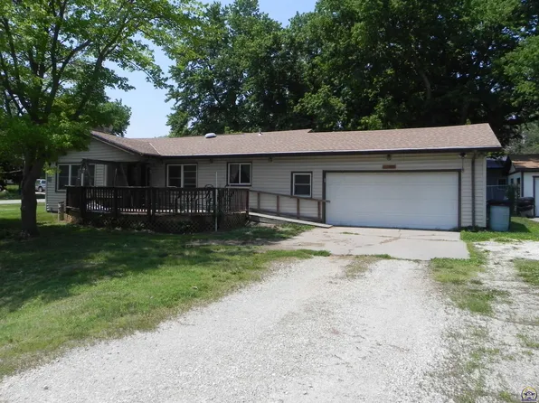 201 N 5th St, Westmoreland, KS 66549
