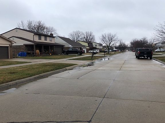 4th image of 24782 Blanche St