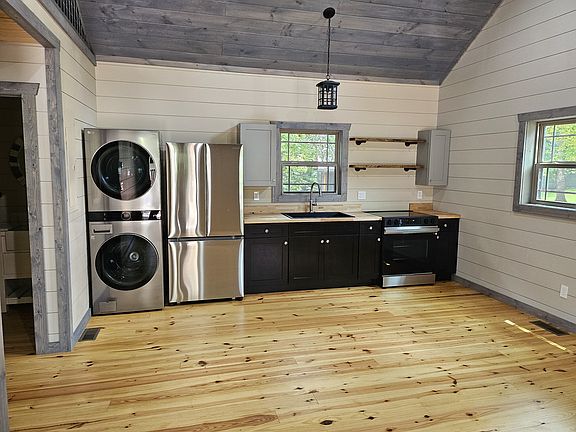 5th image of 109 Pedal Park Ln