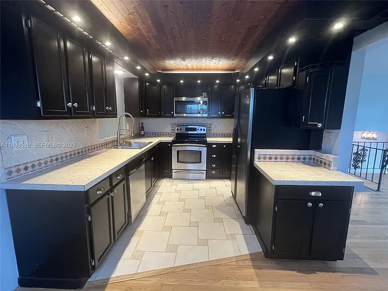 141 NW 72nd Way #1 — Photo 3