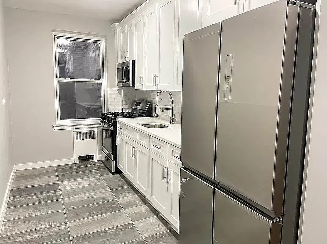 4499 Henry Hudson Parkway West — Photo 2