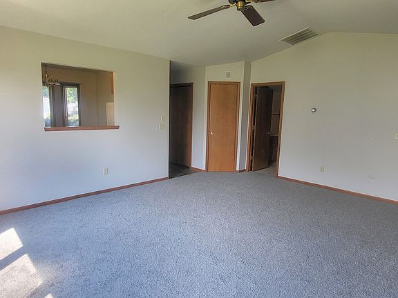 4th image of 1510 Flagstone Dr