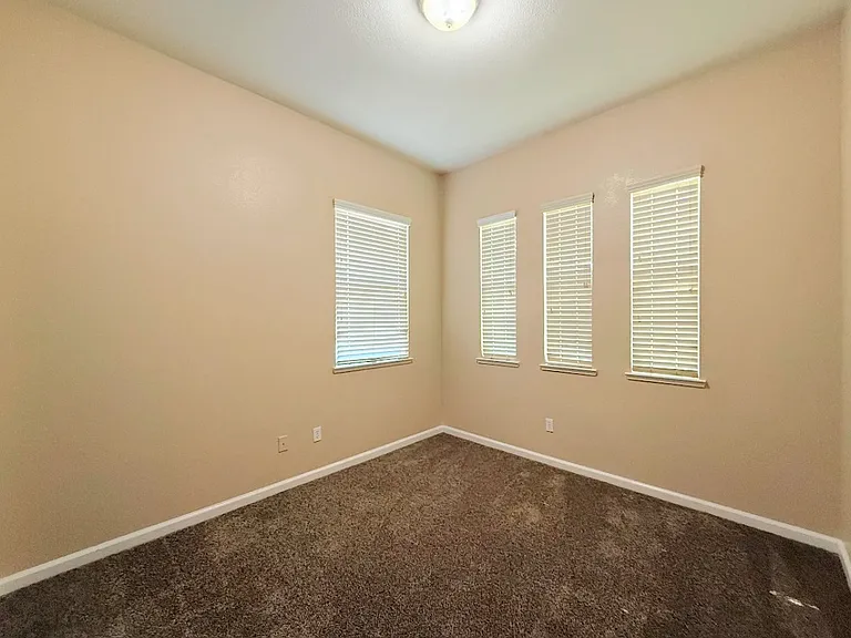 405 Hearst Dr — Photo 13