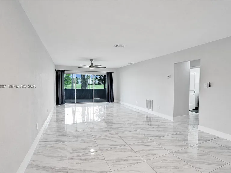 9540 NW 65th St #D8 — Photo 15
