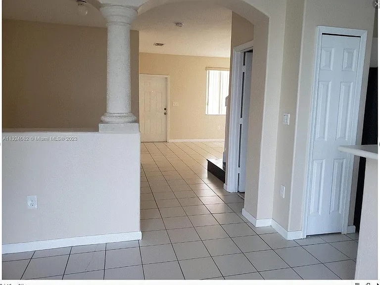 2755 SE 15th Rd — Photo 4