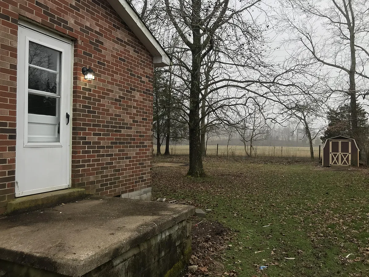 Building Photo - 242 Cherry Ln