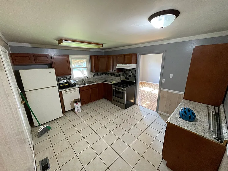 Bahia Dr — Photo 2