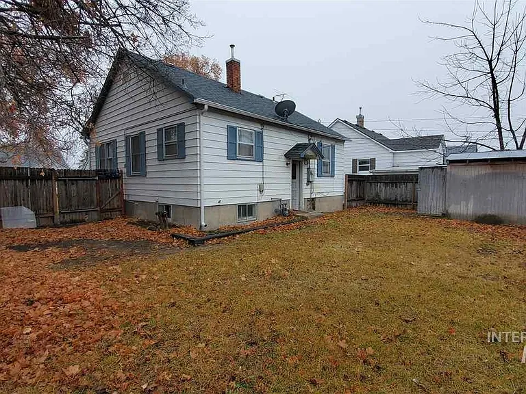103 Fern St — Photo 2