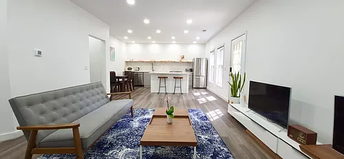 350 Wembley Cir #B Photo 1