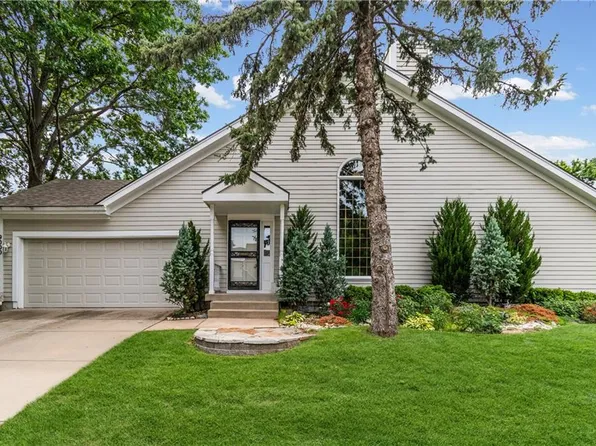 9000 W 120th Ter, Overland Park, KS 66213