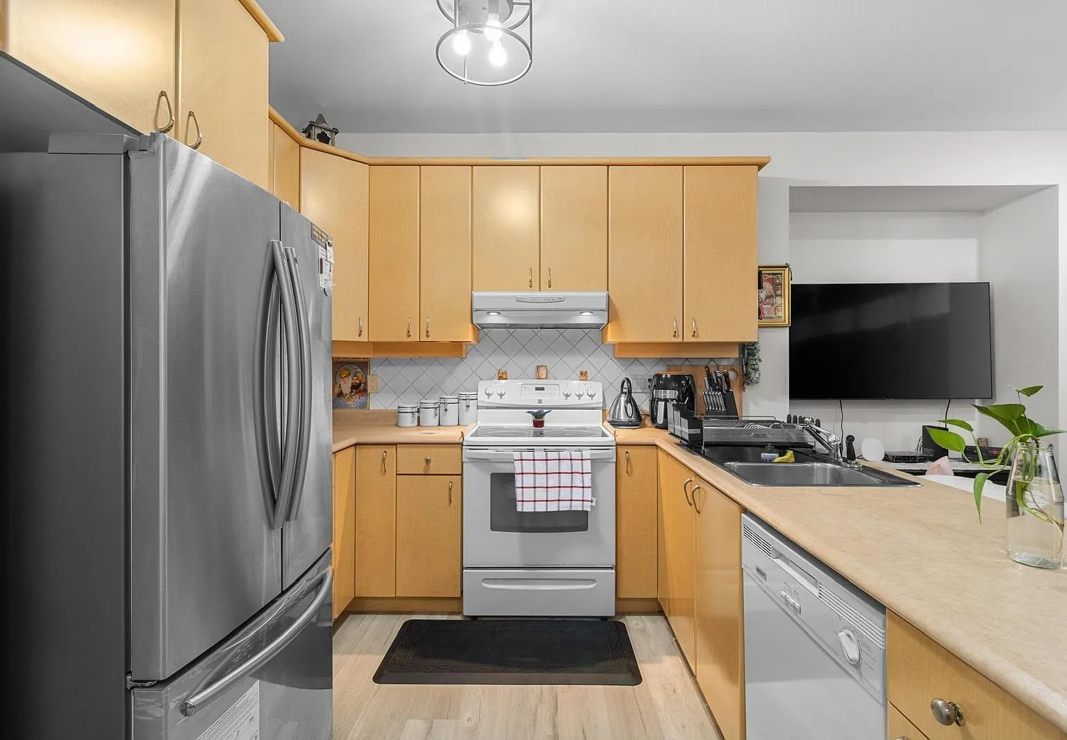3 bed, 1500 sqft, $3,000 — Photo 1
