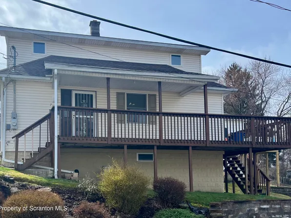 704 Edgar St, Throop, PA 18512