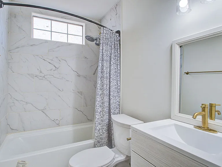 2451 Castlereagh Rd #2 — Photo 9