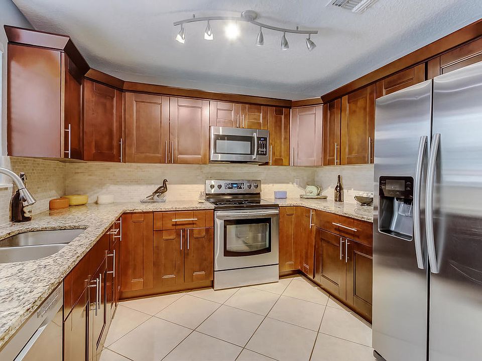 1st image of 2540 Una Dr