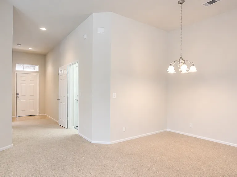 15832 Coyote Hill Dr — Photo 4