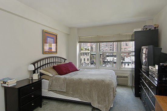 3rd image of 120 E 36th St APT 9D