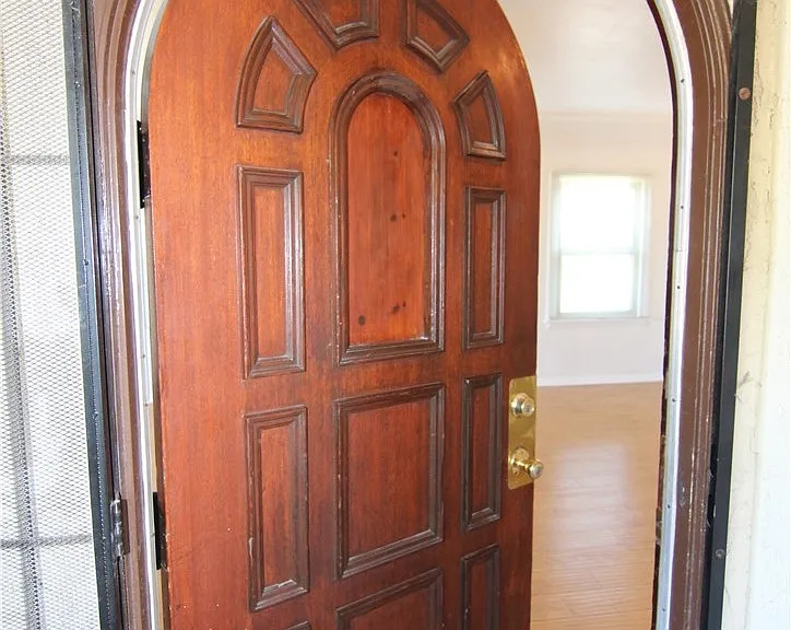 429 Olive Ave — Photo 3