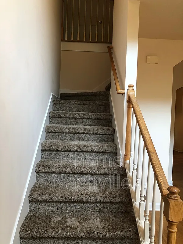 4 bed, 2.5 bath, 2337 sqft, $2,450 — Photo 3