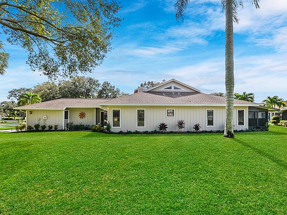 Home For Sale In Eaglewood