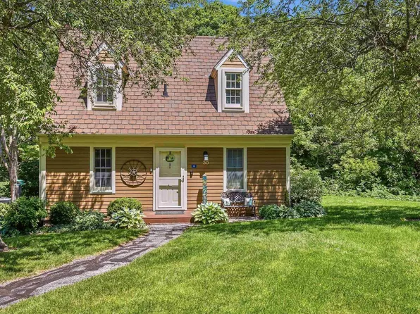30 Thatcher Ln, Galena, IL 61036