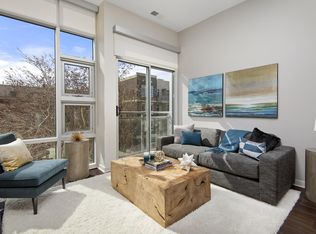 1222 W Madison St APT 403, Chicago, IL 60607